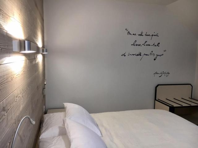 Rouvray  Logis Hotel "Ici M'Aime" מראה חיצוני תמונה